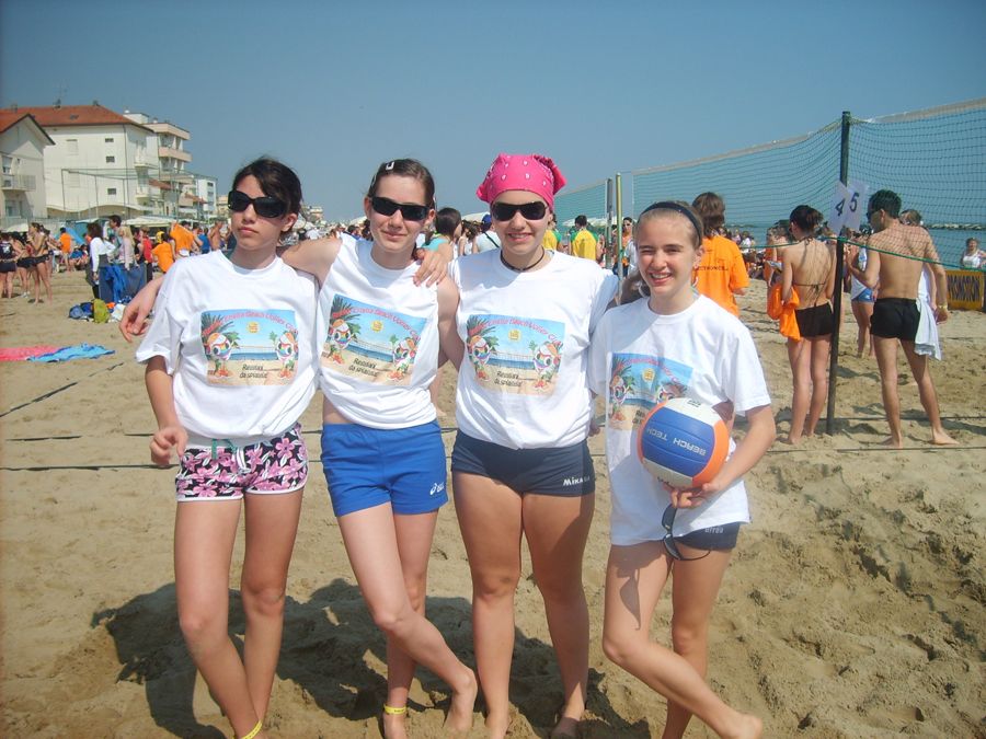 album/YoungVolley_30Apr-3Maggio2009/tacchine.jpg